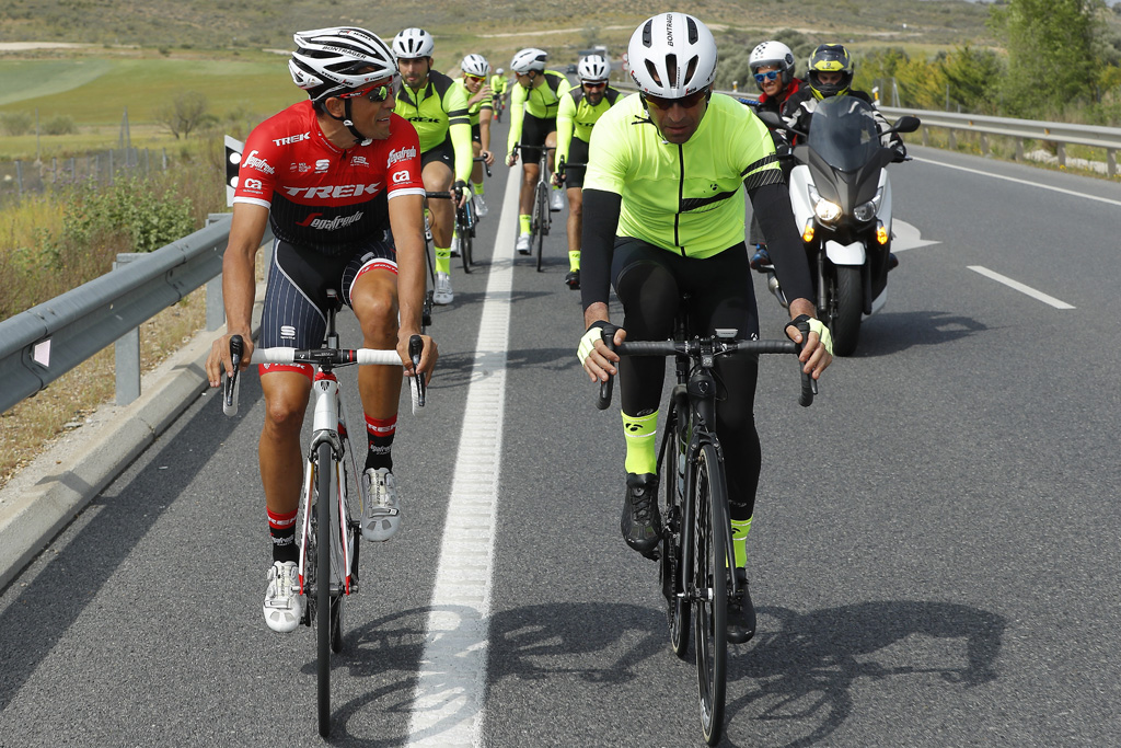 Alberto Contador siempre visible en carretera